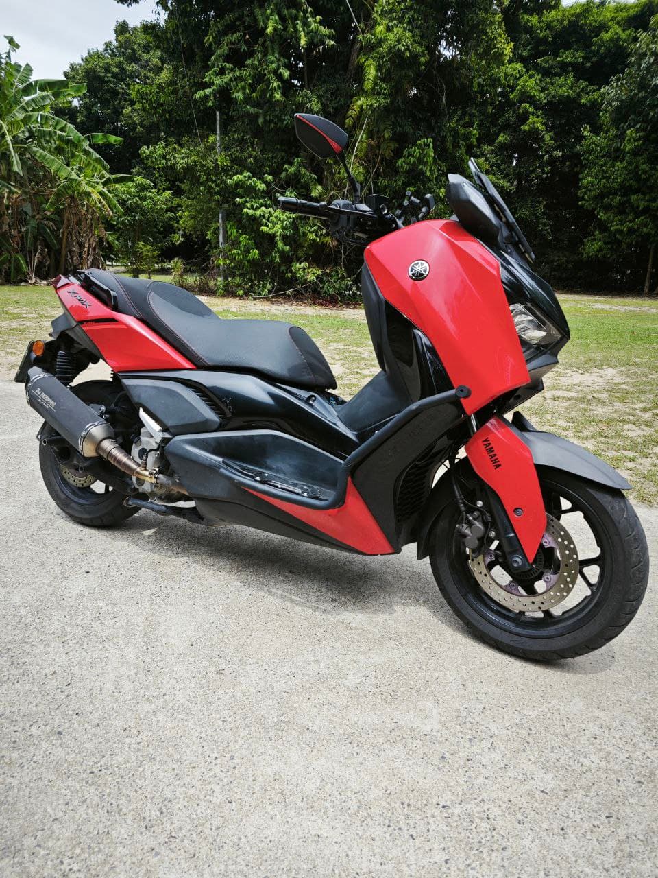 Yamaha XMAX 300 Red Tuning 2024